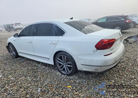 2017 Volkswagen Passat R-Line z USA, uszkodzony, nr VIN 1VWDT7A34HC070229